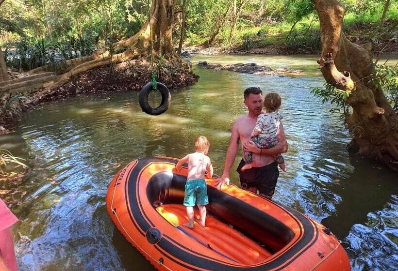 Hotel Atha Safari Resort & Riverside Camping