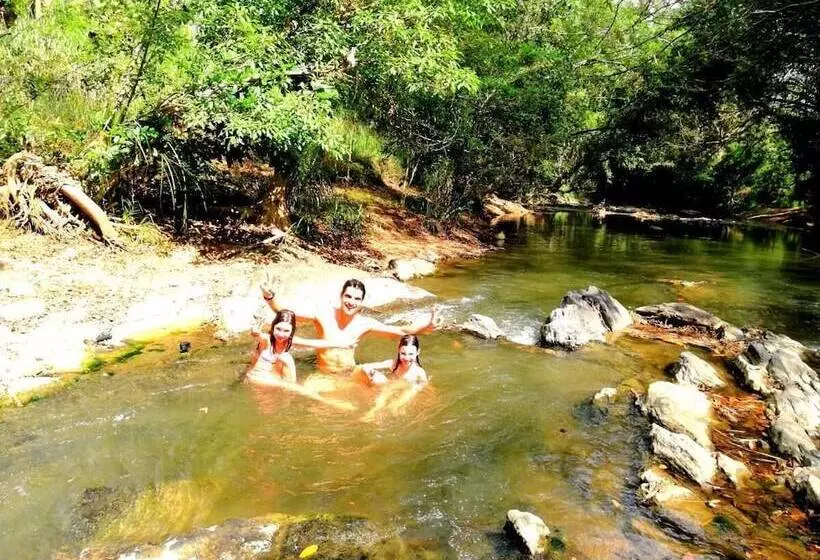 Hotelli Atha Safari Resort & Riverside Camping