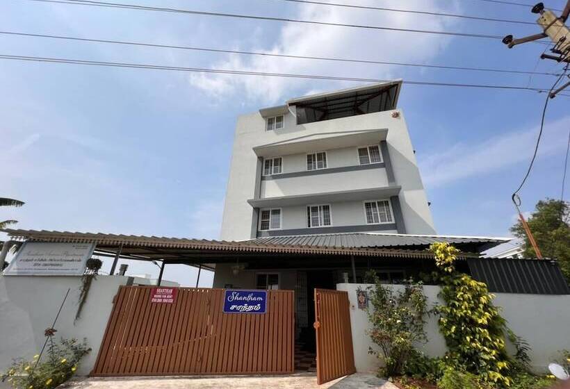 Hotel Shantham Service Apartments, Kinathukadavu