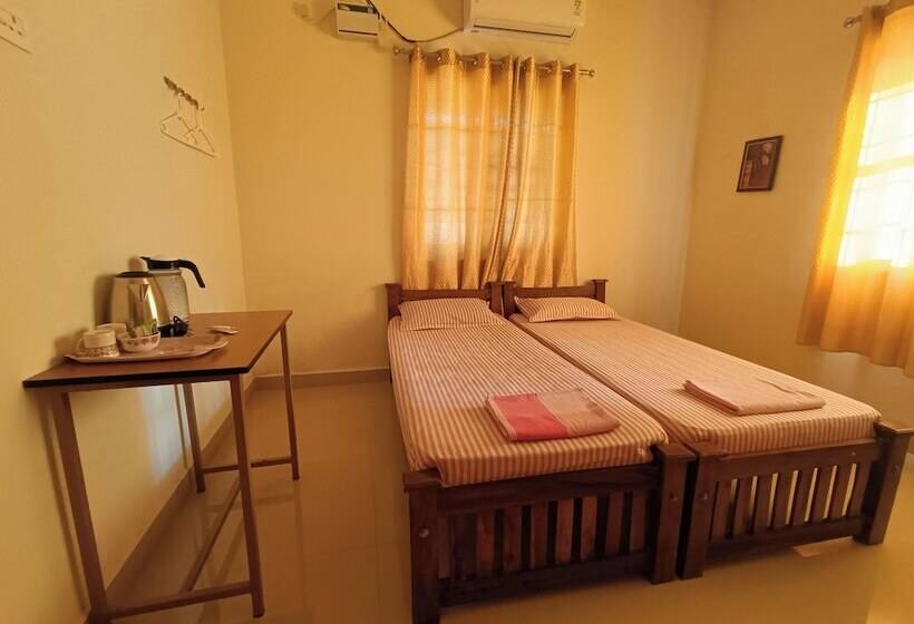 Hotel Shantham Service Apartments, Kinathukadavu