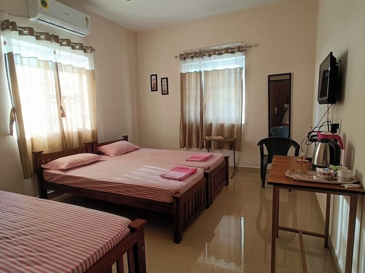 Hotel Shantham Service Apartments, Kinathukadavu