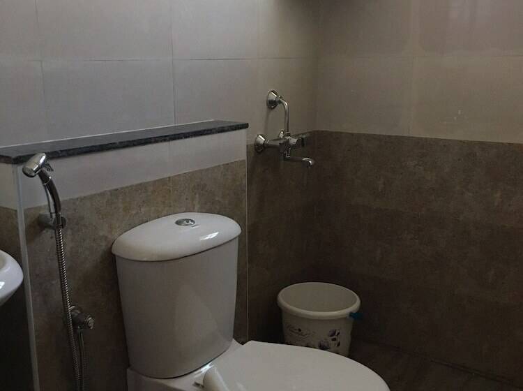 Hotel Shantham Service Apartments, Kinathukadavu