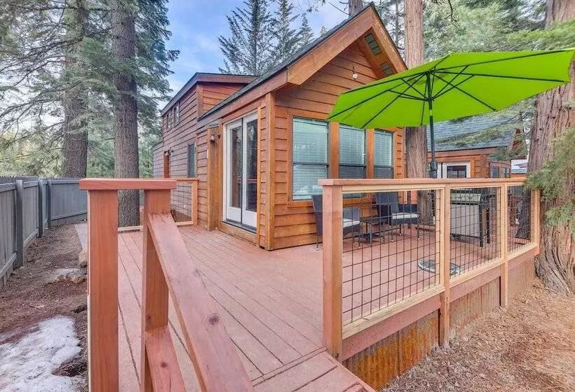 Quiet Lake Almanor Cabin, Steps To Fishing