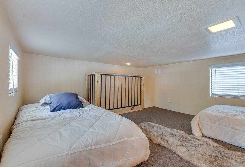 Quiet Lake Almanor Cabin, Steps To Fishing