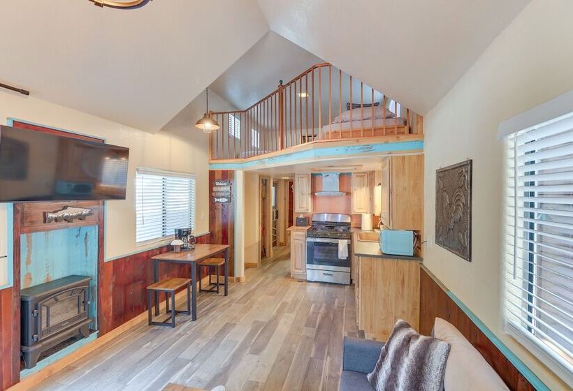 Quiet Lake Almanor Cabin, Steps To Fishing