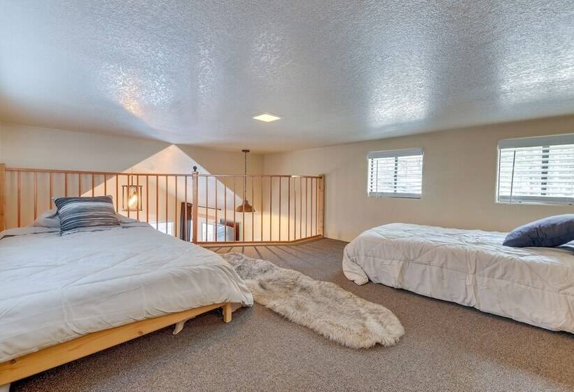 Quiet Lake Almanor Cabin, Steps To Fishing