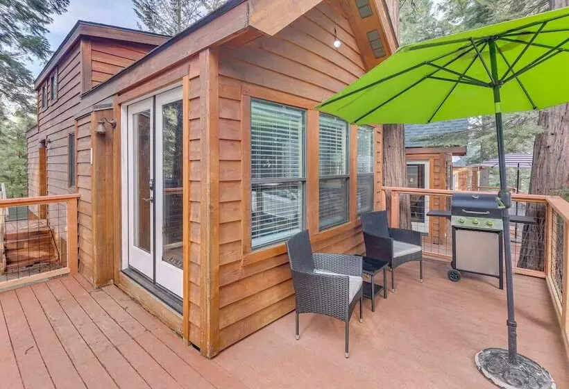 Quiet Lake Almanor Cabin, Steps To Fishing