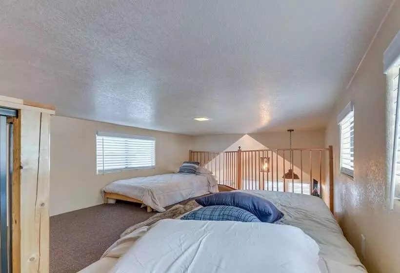 Quiet Lake Almanor Cabin, Steps To Fishing