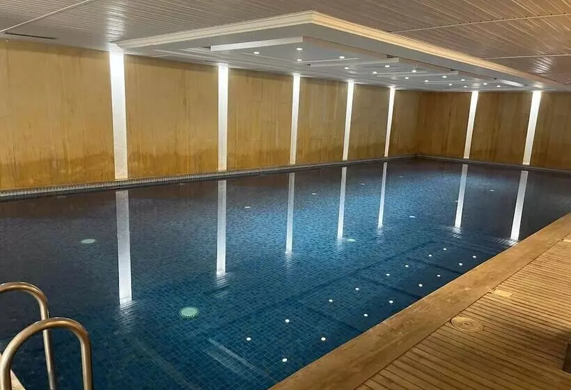 ホテル Nambiar Club Bellezea