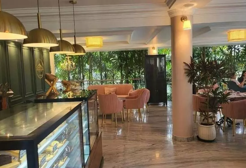 ホテル Nambiar Club Bellezea