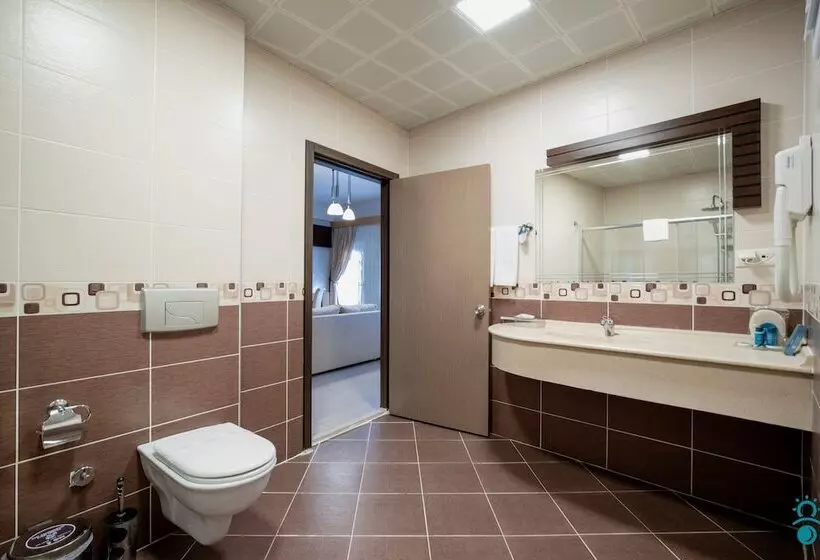 Ktü Koru Otel