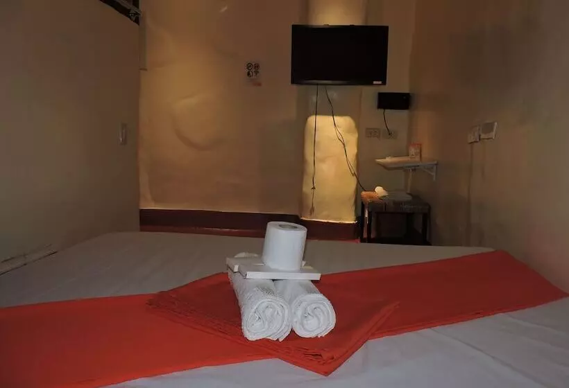 تختخواب و صبحانه Orange Mangrove Pension House