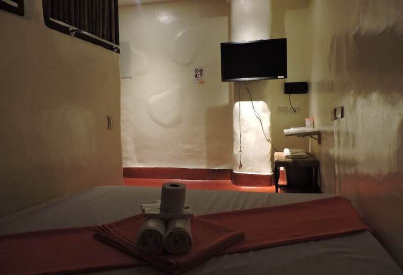 ベッドアンドブレックファースト Orange Mangrove Pension House