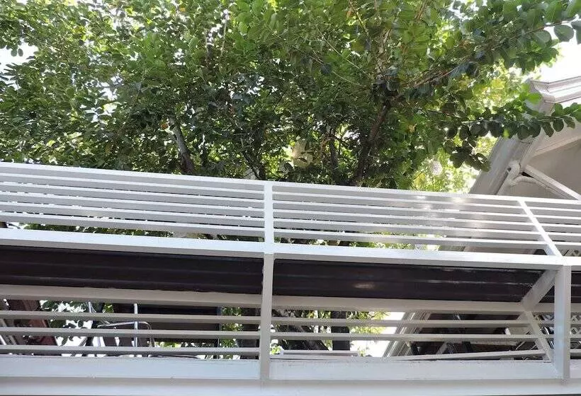 تختخواب و صبحانه Orange Mangrove Pension House