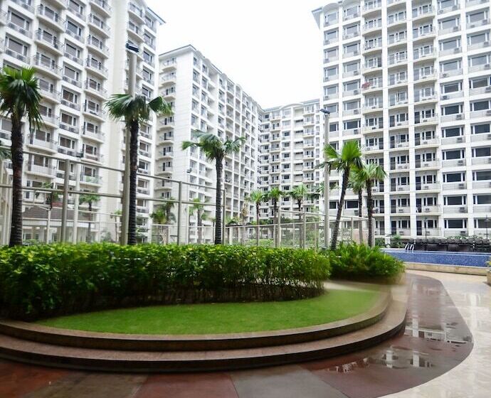 Extremeli Suites Manila Powered By Cocotel