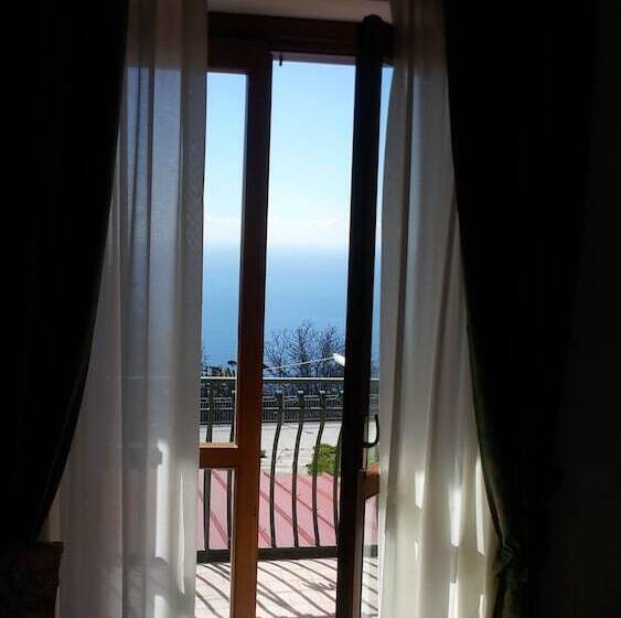 ホテル Agriturismo Mare E Monti
