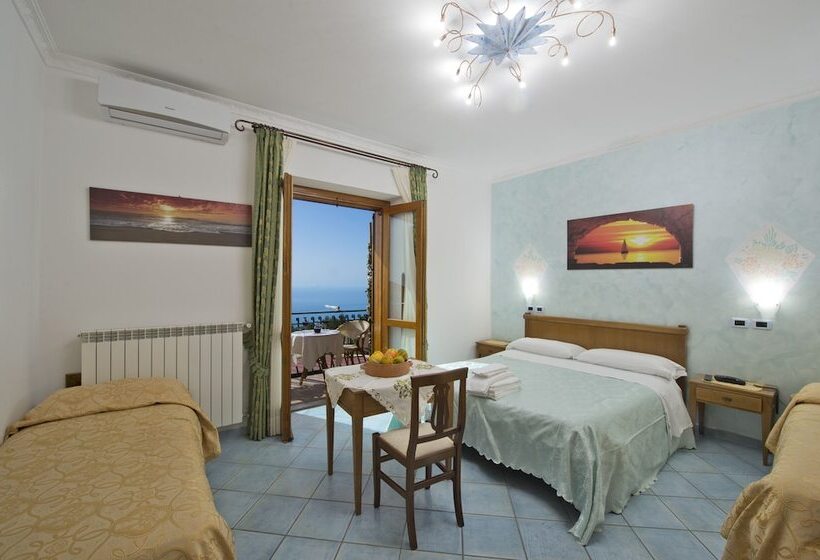 ホテル Agriturismo Mare E Monti