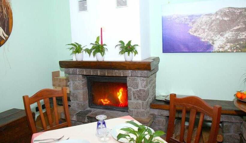 ホテル Agriturismo Mare E Monti