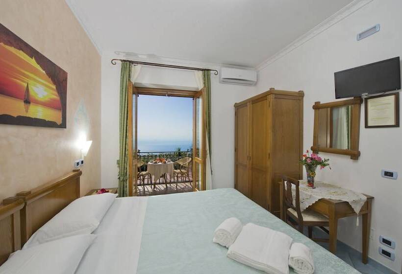 ホテル Agriturismo Mare E Monti