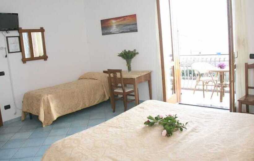 ホテル Agriturismo Mare E Monti