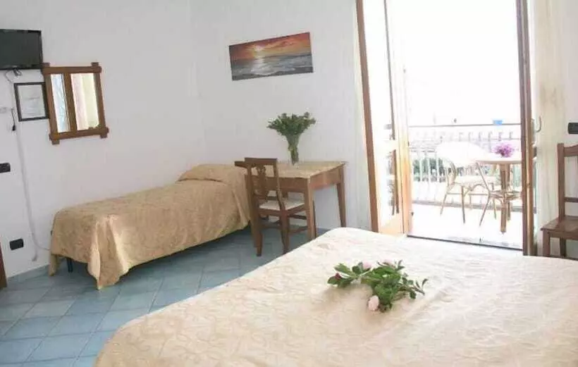 Hotelli Agriturismo Mare E Monti