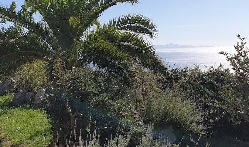 ホテル Agriturismo Mare E Monti