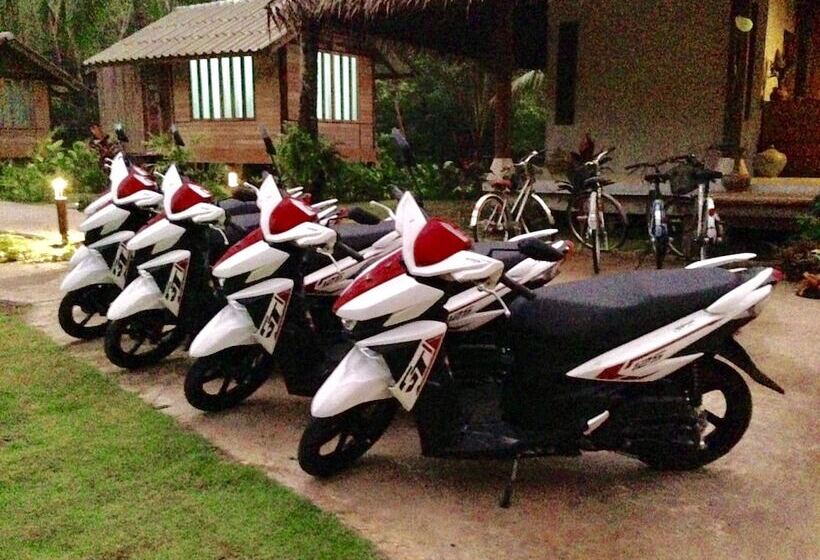 בית מלון כפרי Jungle Koh Kood Resort