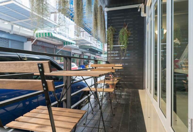 هتل The Little Pig Sukhumvit