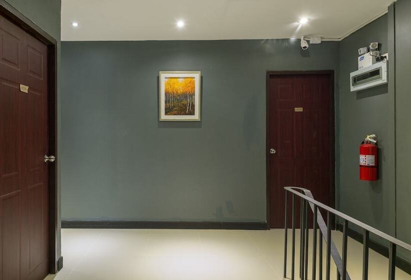 هتل The Little Pig Sukhumvit