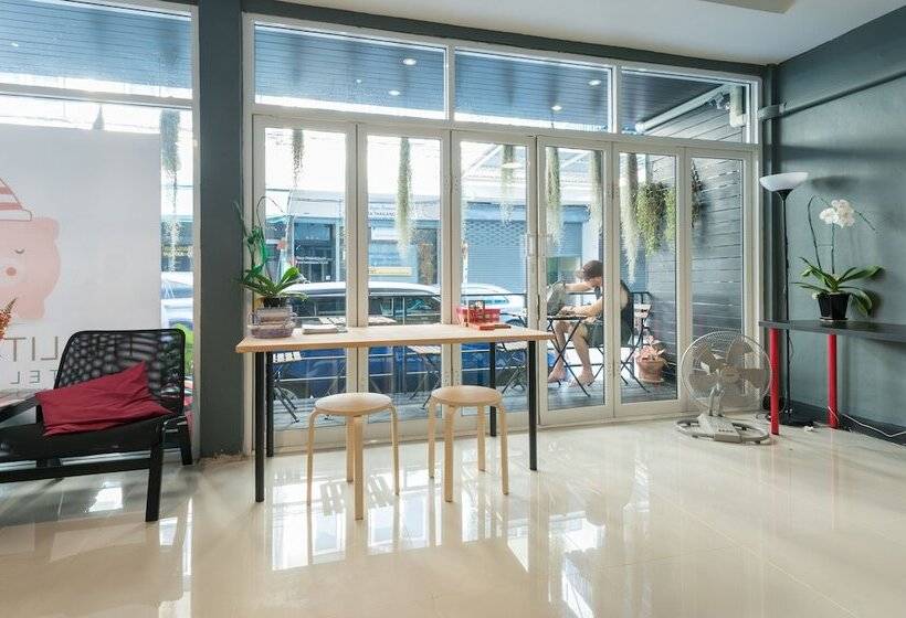 هتل The Little Pig Sukhumvit