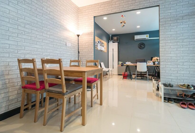 هتل The Little Pig Sukhumvit