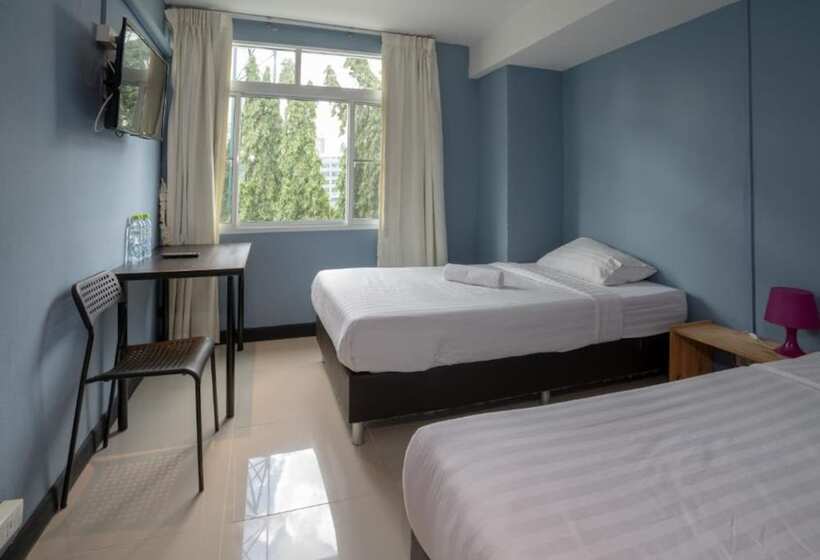 هتل The Little Pig Sukhumvit