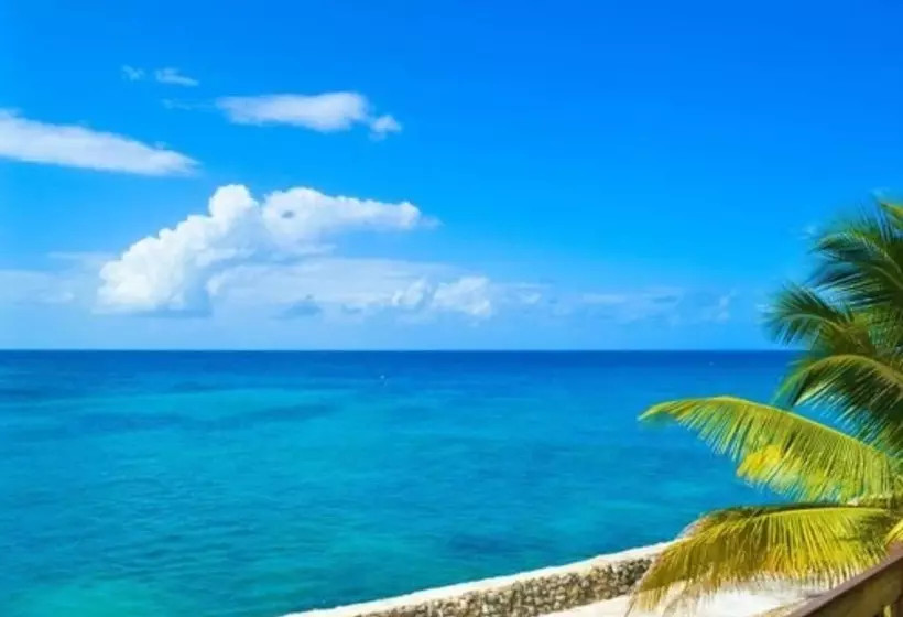 پانسیون Le Mer Guest House & Villa Lucea