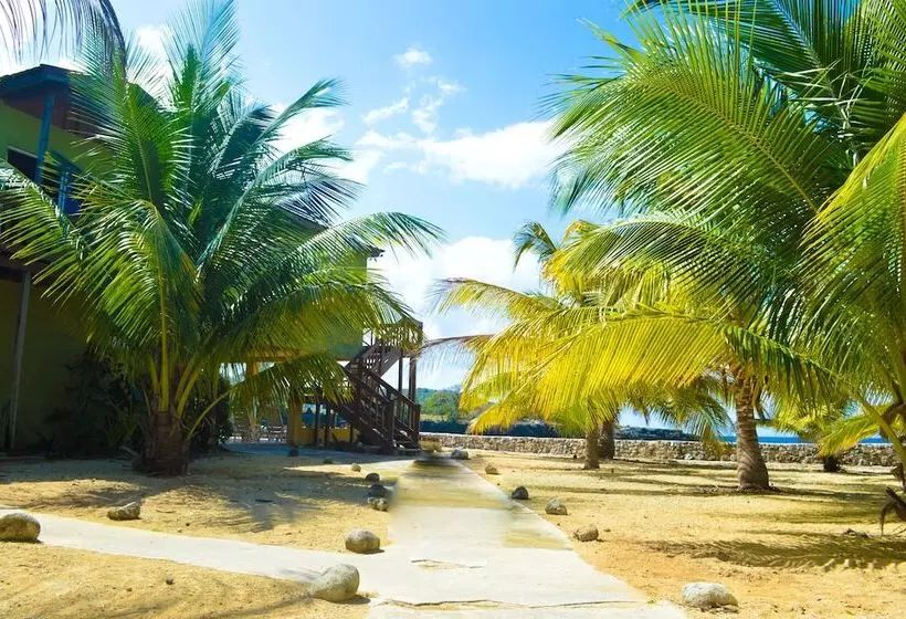پانسیون Le Mer Guest House & Villa Lucea