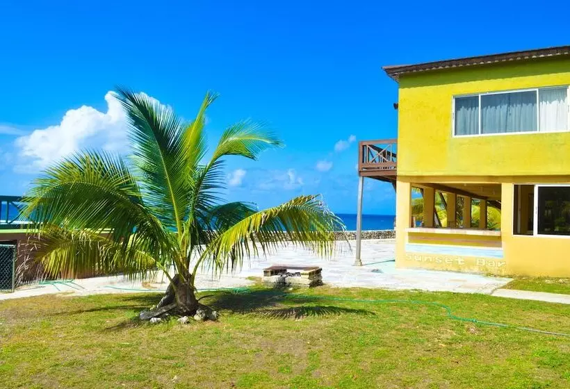 پانسیون Le Mer Guest House & Villa Lucea