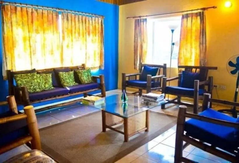پانسیون Le Mer Guest House & Villa Lucea