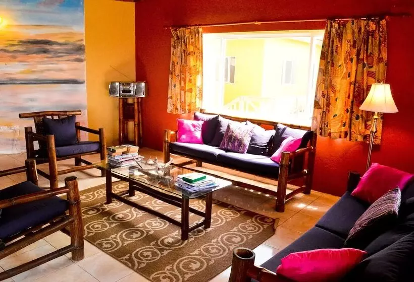 پانسیون Le Mer Guest House & Villa Lucea
