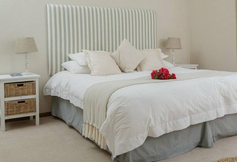 פנסיון Whales Way Ocean Retreat