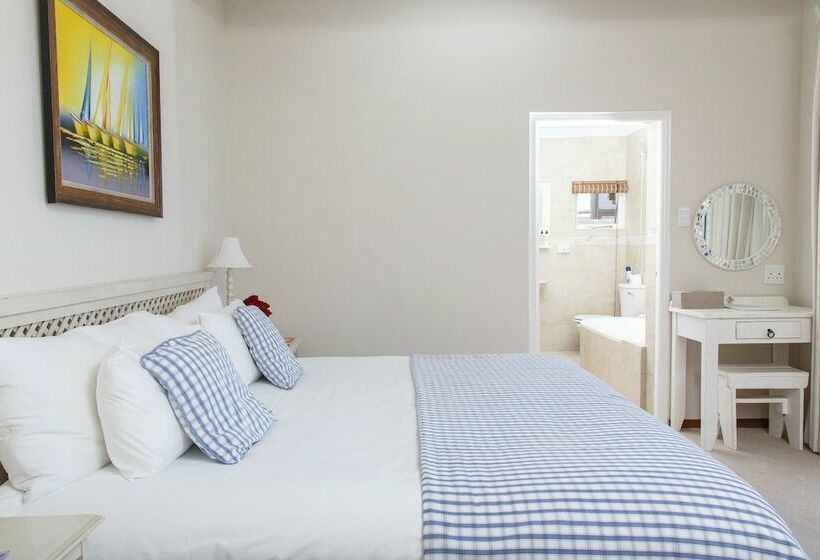 פנסיון Whales Way Ocean Retreat