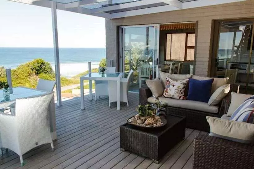 پانسیون Whales Way Ocean Retreat