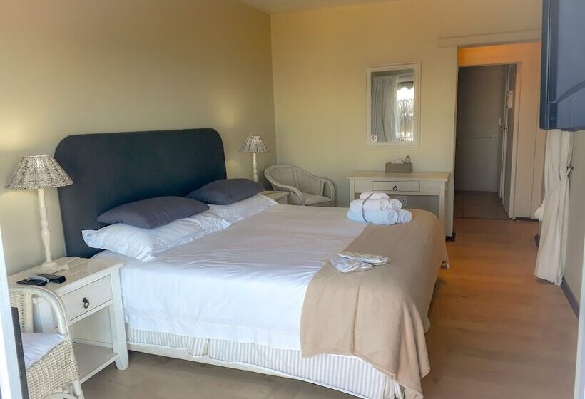 פנסיון Whales Way Ocean Retreat