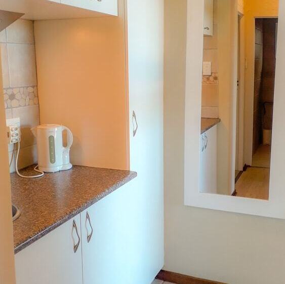 פנסיון Whales Way Ocean Retreat