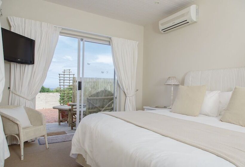 פנסיון Whales Way Ocean Retreat