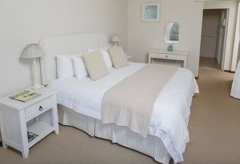 פנסיון Whales Way Ocean Retreat