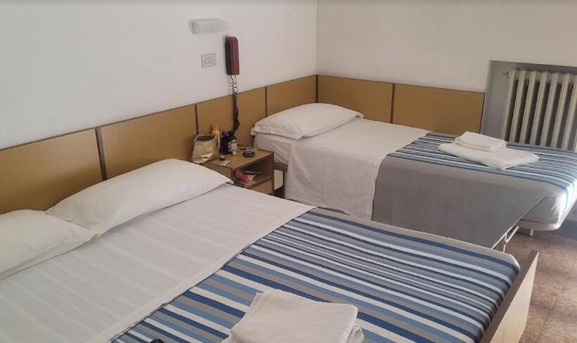 צימר Villa Dei Fiori