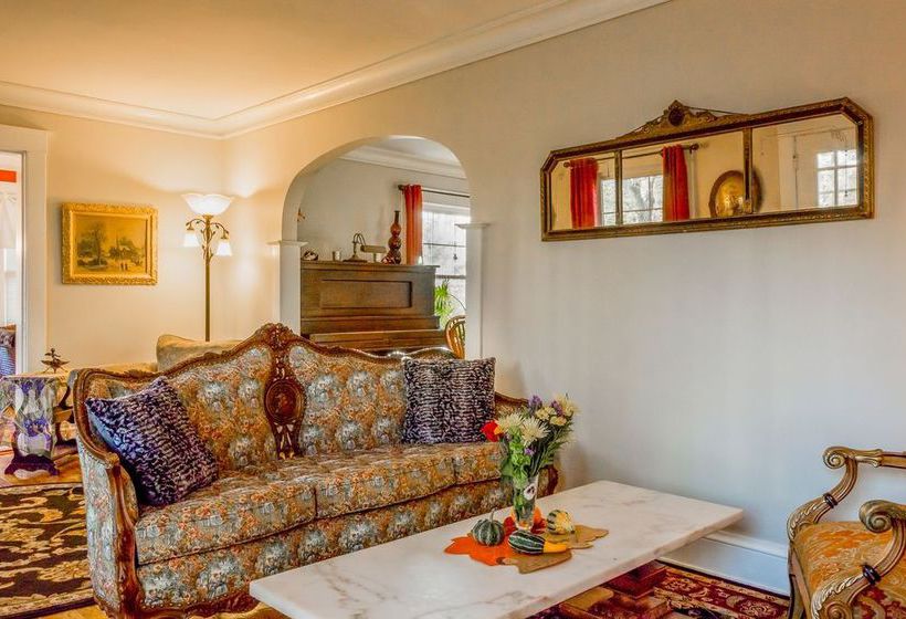 Enchanted Cottage On Glen Entire House Rental