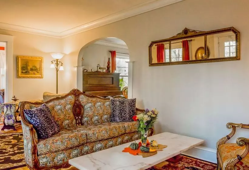 Enchanted Cottage On Glen  Entire House Rental