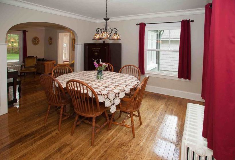 Enchanted Cottage On Glen Entire House Rental