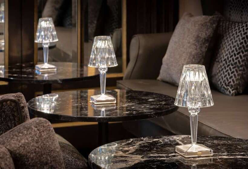 Otel Círculo Gran Vía, Autograph Collection