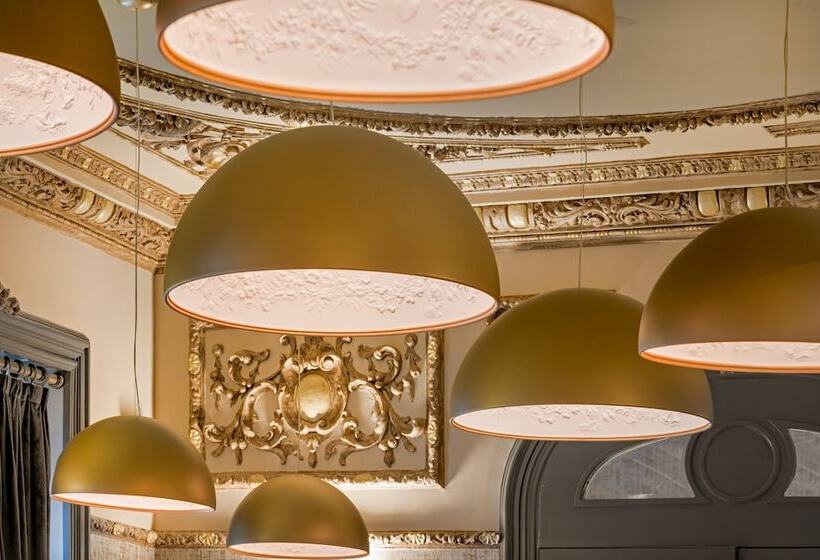 Otel Círculo Gran Vía, Autograph Collection